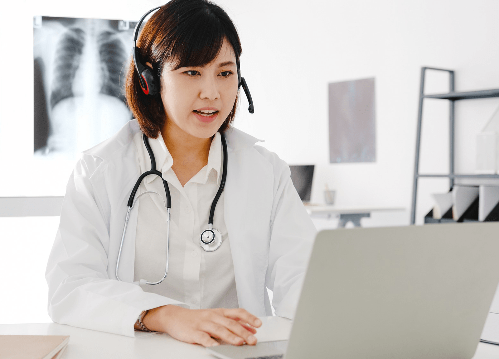 Bilingual Dental Healthcare Virtual Assistant for dental practices